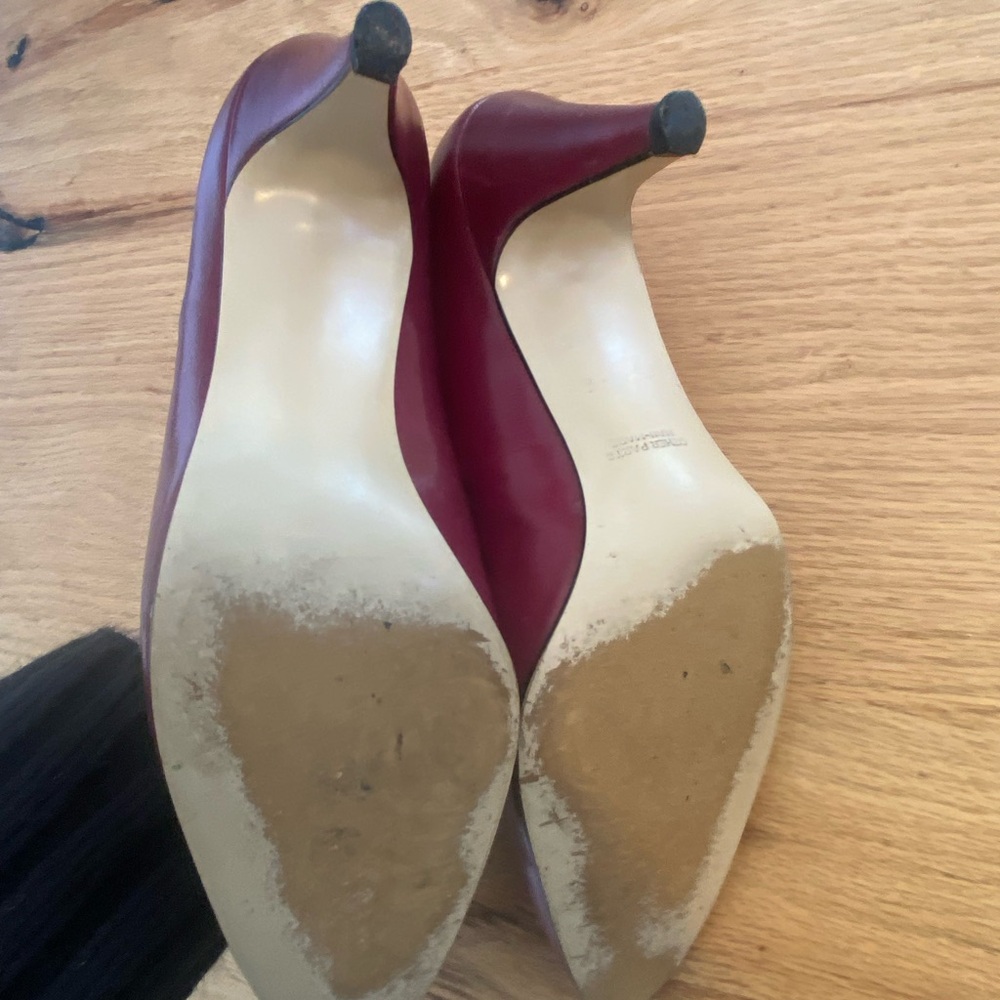 DeLiso Women's Burgundy Heels 7 Preloved - Picture 9 of 9